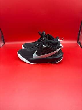 Amazon.co.jp: Nike Team Hustle D 10 GS Kids Shoes CW6735004-004 Mens 004: Blacki